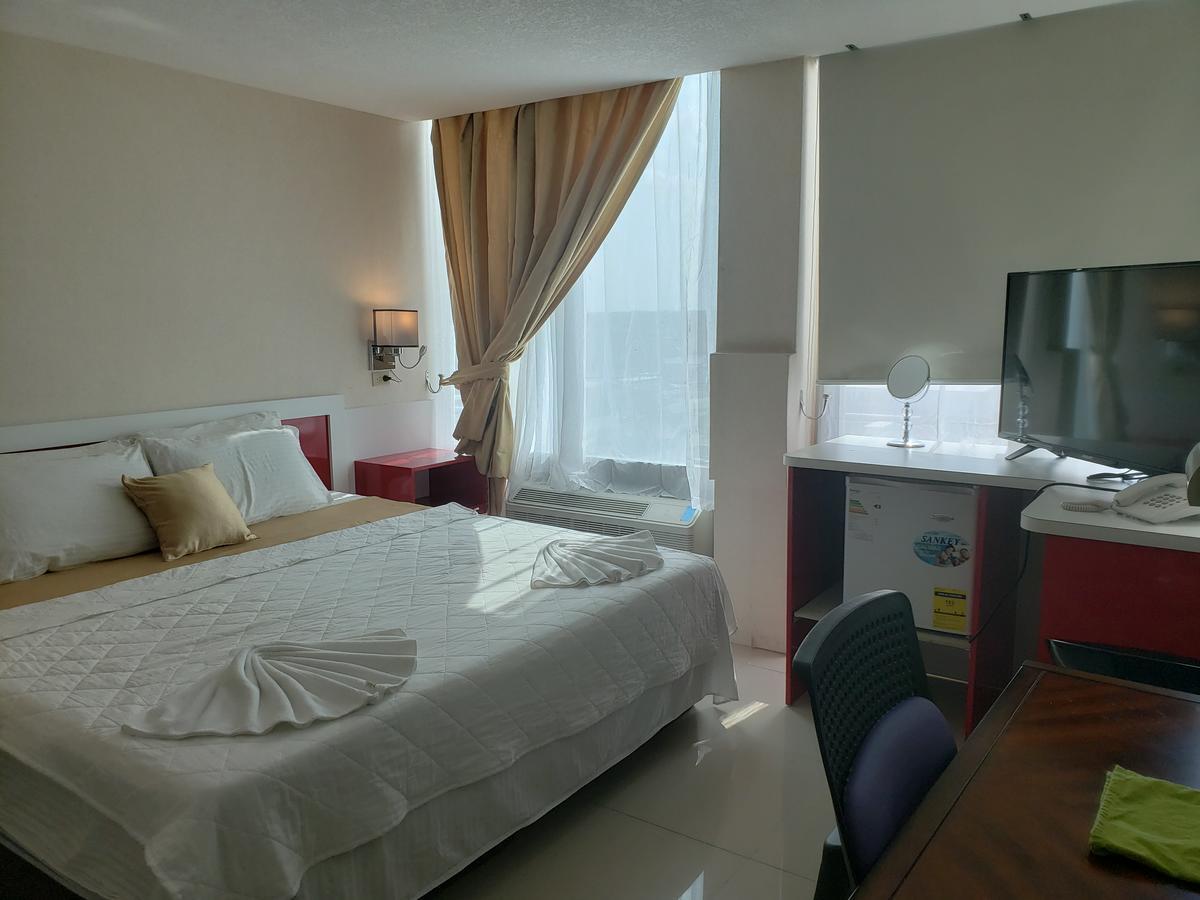 Golden Tree Hotel Belize City Exterior photo